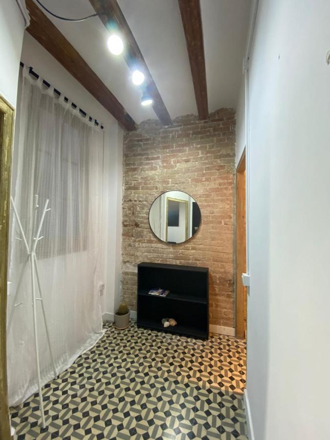 Spacious Modern Apartment In The Vibrant El Raval Βαρκελώνη Εξωτερικό φωτογραφία